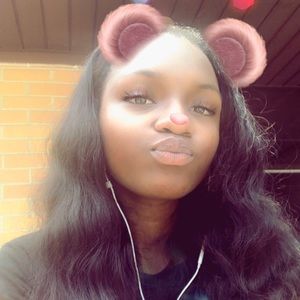 Meet your Posher, Kaela